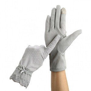 قفاز قيادة للنساء مغلق الاصابع حماية من الشمس – رمادي