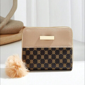 محفظة نسائية خفيفة انيقة من جلد البولي يوريثان