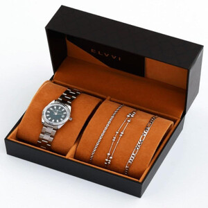 هدايا نسائية بلون فضي من ساعة واساور