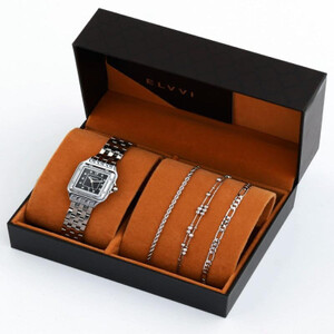 هدايا نسائية بلون فضي من ساعة واساور