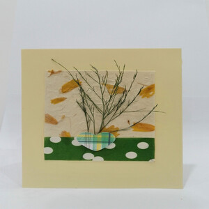 بطاقة تهنئة بأوراق الجيبسو