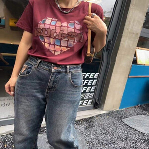 ‎ تي شيرت نسائي باللون الأحمر