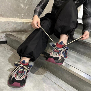 ‎ حذاء نسائي مميز متعدد الألوان