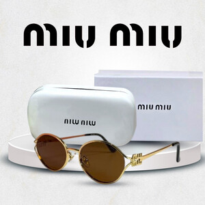 نظارة شمسية بتصميم ميو ميو الجديدة