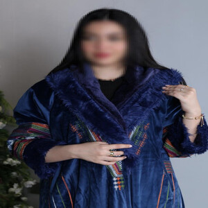 فروة نسائية  لون كحلي  قماش مخمل مع تطريز نقش خاص