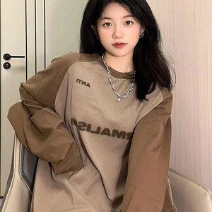 المتضخم تي شيرت التباين اللون س الرقبة طباعة طويلة الأكمام تي شيرت ملابس المراهقين Y2k الملابس Harajuku عادية الكورية امرأة التي شيرت