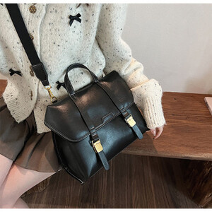 حقائب ظهر كلاسيكية للنساء من جلد البولي يوريثان/الجلد المدبوغ حقائب كتف غير رسمية سعة كبيرة حقائب كروس للنساء للتنقل