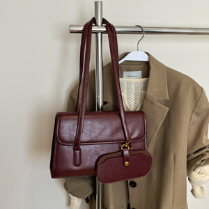 حقيبة كتف مفردة خفيفة فاخرة ريترو بورجوندي للنساء حقائب يد جلدية كلاسيكية من البولي يوريثان ذات سعة كبيرة تحت الإبط