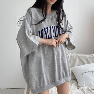 تي شيرت نسائي كبير الحجم مطبوع عليه حروف تي شيرت نسائي كوري بأكمام قصيرة تي شيرت صيفي هاراجوكو ملابس الشارع الشهير تي شيرت فضفاض غير رسمي للسيدات