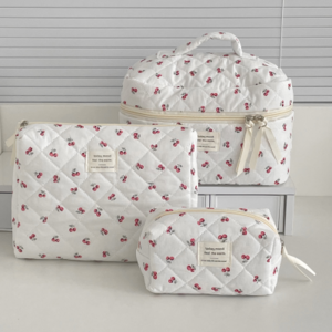 حقيبة مكياج الكرز للنساء حقائب مستحضرات التجميل موضة محمولة لطيفة لمستحضرات التجميل للسفر حقيبة تخزين حقيبة يد قطنية مبطنة بسحاب