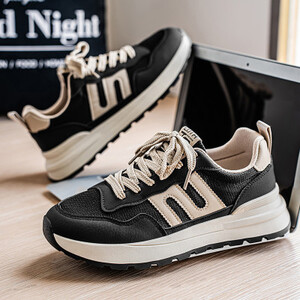 أحذية رياضية صيفية للرجال شبكية مصممة للخروج أحذية منصة غير رسمية قابلة للتنفس أحذية ركض عصرية مضادة للانزلاق Zapatillas Hombre