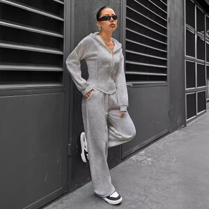 مطابقة مجموعات المرأة عارضة قطعتين مجموعة فضفاضة مقنعين طويلة الأكمام سستة أعلى مرونة الخصر بنطال ذو قصة أرجل واسعة رياضية عداء ببطء