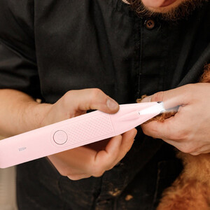 ماكينة حلاقة كهربائية الحيوانات الأليفة قابلة لإعادة الشحن مع ضوء LED