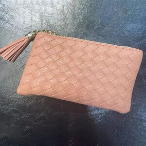 ‎ محفظة نسائية من الجلد بلون وردي