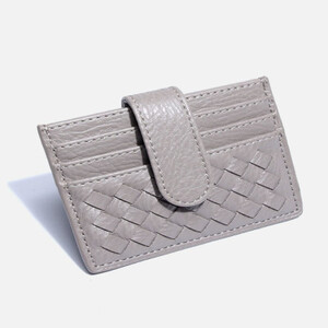 ‎ محفظة نسائية من الجلد بلون رمادي