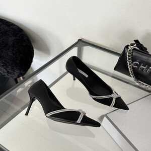 ‎ حذاء نسائي بكعب عالي باللون الأسود