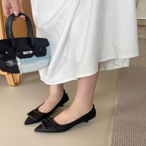 ‎ حذاء نسائي بكعب بلون أسود