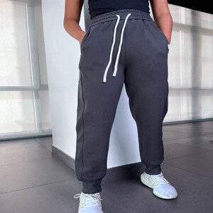 ‎ بنطلون نسائي رياضي بلون رمادي