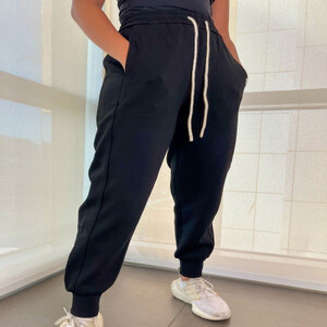 ‎ بنطلون نسائي رياضي بلون أسود