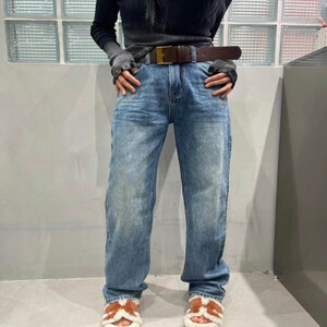 ‎ بنطلون جينز نسائي بتصميم أنيق بلون أزرق