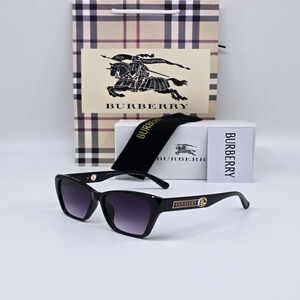 نظارة شمسية نسائية من ماركة بربري