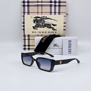 نظارة شمسية نسائية من ماركة بربري