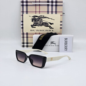 نظارة شمسية نسائية من ماركة بربري