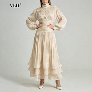فستان ماكسي فاخر من VGH لحفلات الشاي بعد الظهر، بياقة عالية وأكمام منفوخة وخصر مجعد وتنورة واسعة متعددة الطبقات، مناسب لضيوف حفلات الزفاف